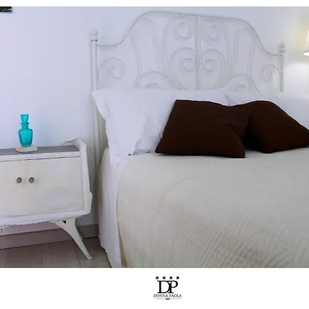 Donna Paola Bed & Breakfast